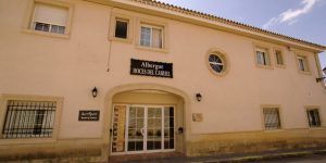 Fachada Albergue Hoces del Cabriel